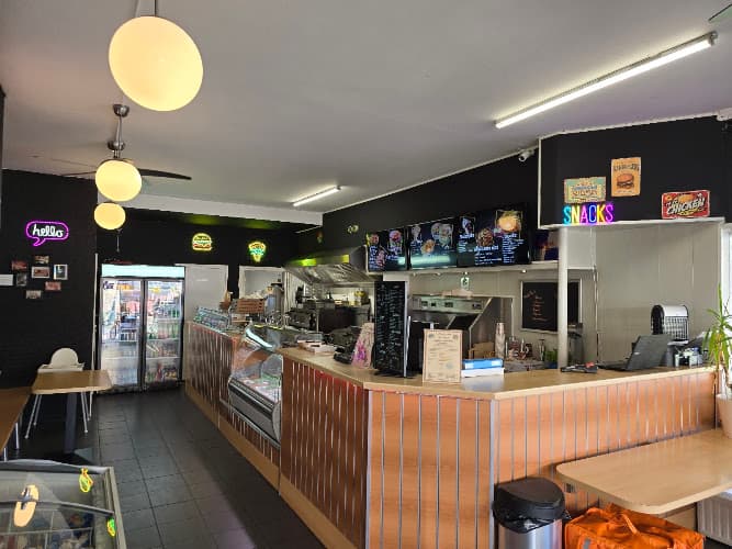 Cafetaria De Nieuwe Luifel in Woerden
