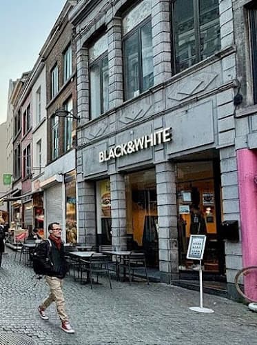 Black & White Burger in Mons