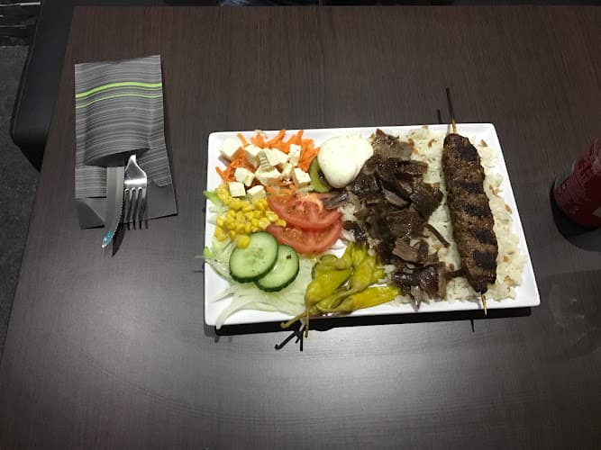 Mavili's kebap pizza en grill in Olen